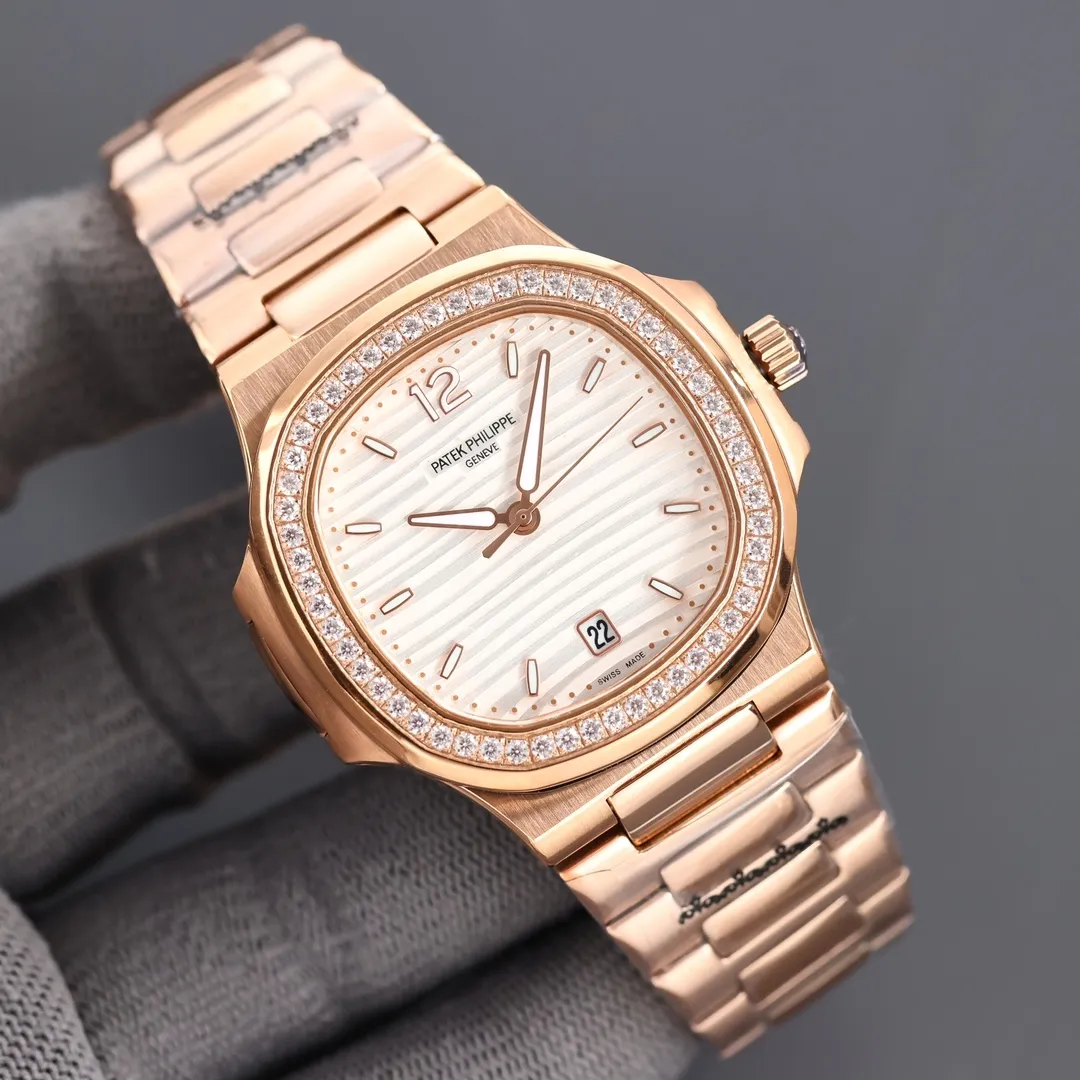 【High-end replica】💰1920! Patek Philippe Nautilus co-branded Tiffany series global limited edition has arrived🔥It is still the Tt factory's professional quality assurance and high cost performance🎈🎈 [PATEK PHILIPPE] Patek Philippe Elegant Sports Series 5711/1A Nautilus, the king of steel watches, the best detoxification solution on the Internet! Details: 1⃣️With customized Citizen 8215 automatic movement. 2⃣️316L customized ergonomic watch strap! 3⃣️The beads in the steel belt are diamond-shaped, which is consistent with the original product. 4⃣️Diameter 40 mm. Wearing 5711/1A not only shows youthful vitality, but also exudes a strong sense of calmness from the inside out. It is a well-deserved "King of Steel Watches"! Tt factory welcomes your tasting!